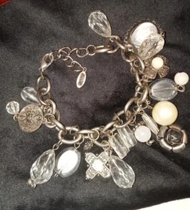 Armband Bettelarmband von Esprit©mit 18 Charms - Bild 1 von 8