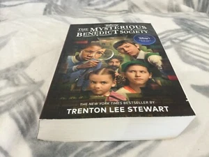The Mysterious Benedict Society (Paperback or Softback) NEW E34 - Picture 1 of 3
