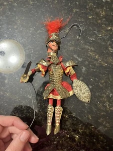 Vintage Sizilianischer Ritter Weihnachtsschmuck Marionette Puppe Rot Gold - Bild 1 von 16