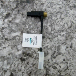 Honeywell 50032558-001 Water Heater Gas Valve Thermostat Igniter Ignitor Used - Picture 1 of 2