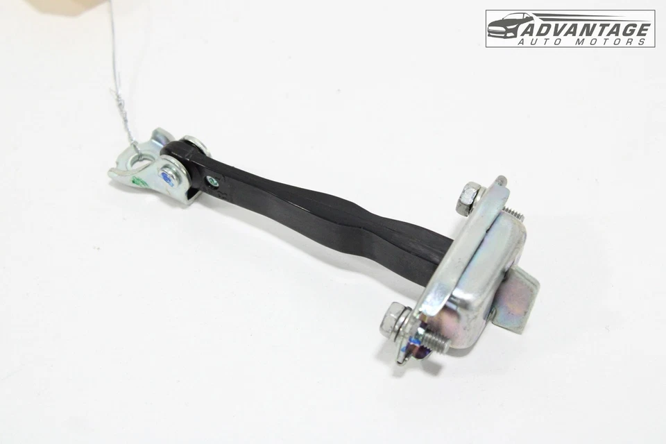 2014-2024 MITSUBISHI MIRAGE HATCHBACK PUERTA TRASERA IZQUIERDA COMPROBACIÓN CORREA TAPÓN OEM Foto 1 de 4