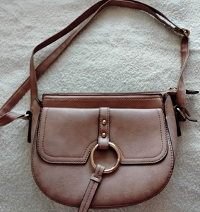 Damen Umhängetasche Farbe beige/braun NEU, mit verstellbaren Schultergurt - Bild 1 von 5