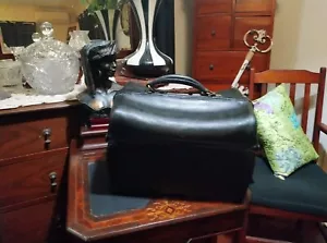 Vintage Leather Gentleman's Train-Travel Vanity 'Gladstone' Bag - Picture 1 of 12