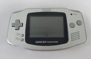 GBA Platin/Silber Nintendo Game Boy Advance AGB-001 getestet/funktionstüchtig - Bild 1 von 4