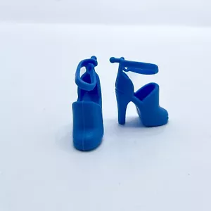Generation Mädchen Barbie Puppe Schuhe blaue Absätze - Bild 1 von 3