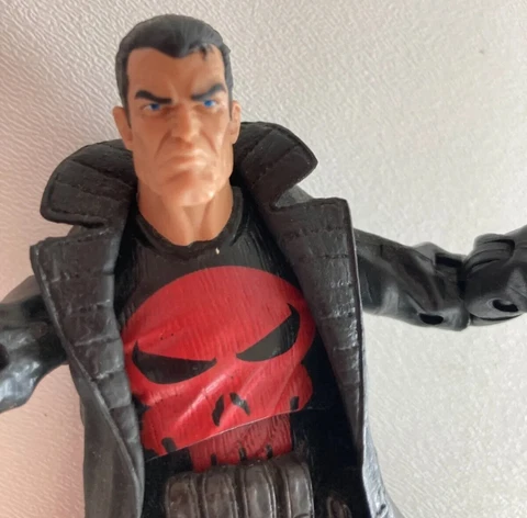 Marvel Legends The Punisher Red Skull Epic Heroes 6”Tall Hasbro 2012 Cover