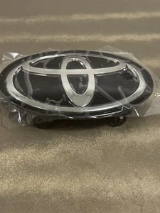 Toyota Highlander 2016- 2017-2018-2019 Front Grille Radar Emblem FREE SHIPPING - Picture 1 of 5