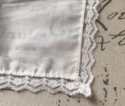 Pañuelo vintage blanco con encaje 6,75 pulgadas cuadradas Mezcla de algodón Foto 1 de 2