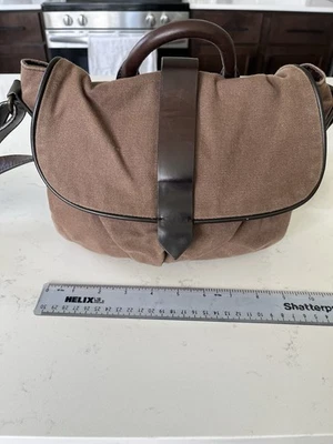 Cartera de lona Duluth Trading Co con correa de cuero genuino y detalle Foto 1 de 4