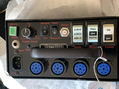 Paquete de fuente de alimentación flash estroboscópico Speedotron Blackline 1005 Studio 1000 vatios seg Foto 1 de 4