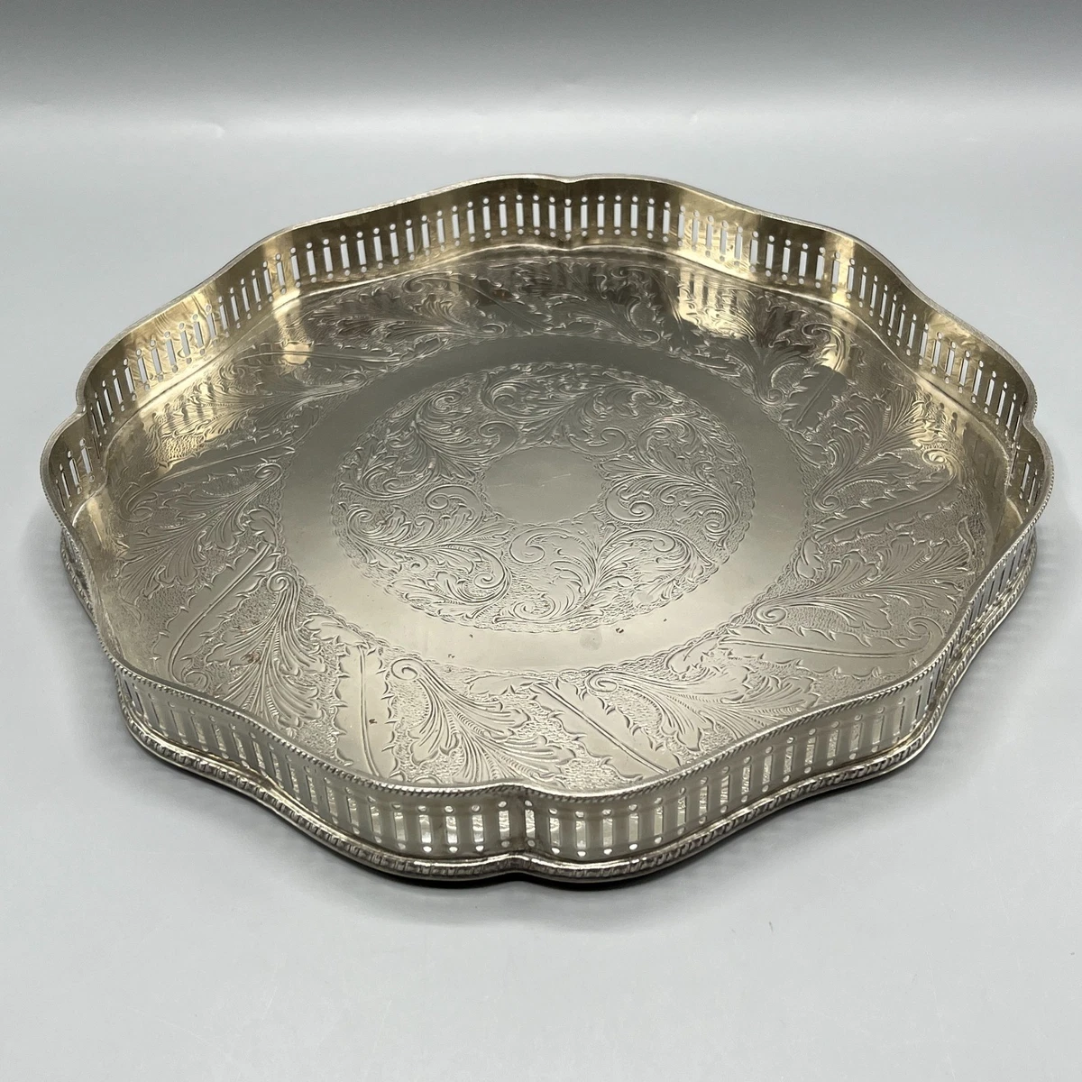 English Silver Tray In Antique Us Silver-Plated Platters & Trays