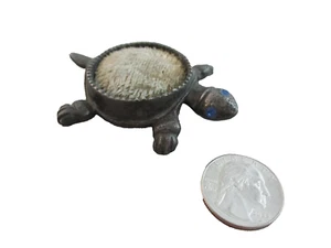 Vintage Small Pewter Turtle Blue Rhinestone Eyes Pin Cushion (1) - Bild 1 von 4
