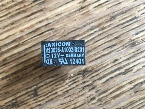 Lot 40 relais de signal AXICOM V23026-A1002-B201 12v. Non testé - Picture 1 of 15