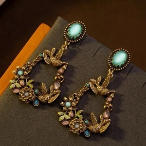 Trifari Hoop Bird Earrings VTG Flower Court Art Museum Gold Antique 18k CZ - Picture 1 of 8