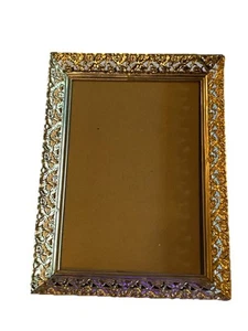 Caballete de diseño ornamentado vintage con marco de metal dorado 5 x 7 - Imagen 1 de 5
