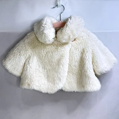 Chaqueta encogida de hombros de piel sintética Baker by Ted Baker para niñas 3T fiesta de vacaciones boda elegante Foto 1 de 4