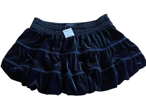 BEBE schwarz Samt/Seide Mini Blase Rock, Spitze Stufen Low Rise Steampunk M Neu mit Etikett - Bild 1 von 13