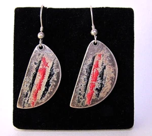 Vintage Kunsthandwerk Ohrringe Sterlingsilber rot & schwarz Emaille Tropfen baumeln durchbohrter Haken - Bild 1 von 3