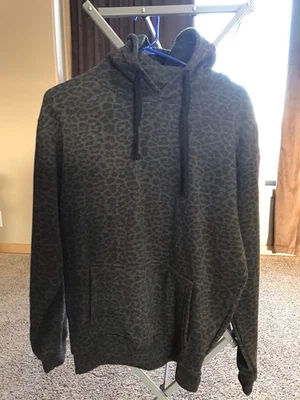 Sudadera con capucha para mujer Live And Tell negra con estampado de leopardo talla mediana Foto 1 de 4