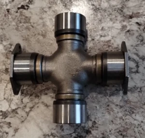 Manufacturing Driveline Solutions Universal Joint Neapco 6-0675 - Picture 1 of 7