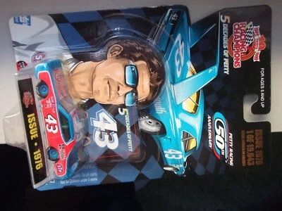 Richard Petty STP 1999 CAMPEONES DE CARRERAS 1976 5 décadas de Petty Dodge coche 1/64 Foto 1 de 4