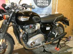 TRIUMPH BONNEVILLE T100 T120 SCARICHI CORTI PEDONI NERI DI NORMAN HYDE - Foto 1 di 6