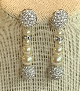 ORECCHINI TRAFORATI GOCCIA GOCCIA GOCCIA E SFERA CRISTALLO SWAROVSKI LOGO CIGNO 2,4” - Foto 1 di 4