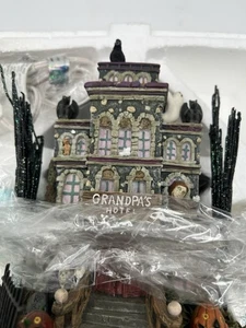 Hawthorne Village Munsters Grandpa's Transylvania Hotel 2004 Neu in Box mit Echtheitszertifikat - Bild 1 von 14