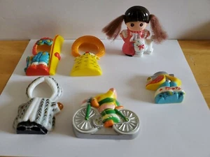 Vintage KTC 1979-80 MINI KINS HARD PLASTIC DOLL & 6 Outfits Biker Skiing Roller - Picture 1 of 10