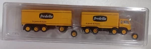 BREKINA 58435 1:87 Fiat 690 Millepiedi autocarro con rimorchio Fredella - Foto 1 di 3