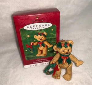 New 2001 Hallmark Gift Bearers Jolly Holly Bear With Wreath Series Ornament #3 - Picture 1 of 14