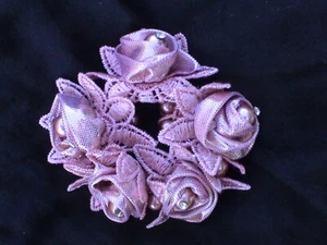SCRUNCHIE FIORI VERDI FATTO A MANO CON STRASS - UNICO! CARINO! - Foto 1 di 2
