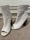 White Open Toe Block Heel Boot Woven Style / Rattan Pattern Size 4 