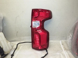 Luz trasera LED para pasajeros Silverado 1500 LTZ 2023 - Imagen 1 de 12