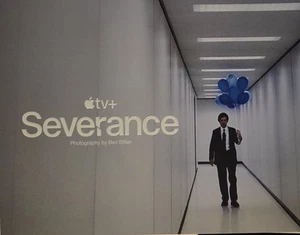 SEVERENCE BOOKLET - BEN STILLER - APPLE TV - BRANDNEU 2025 - Bild 1 von 1