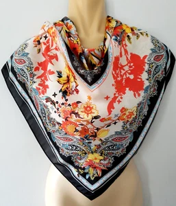 Bufanda floral de poliéster sedoso - bufanda floral roja negra blanca cachemira floral vintage - Imagen 1 de 6