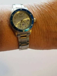 Reloj Roxy Quicksilver acero inoxidable para dama. Necesita batería nueva - Imagen 1 de 6