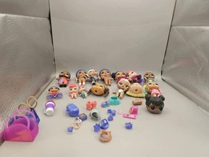 Lot poupées LOL Surprise 8 grandes et 2 petites sœurs poupées avec accessoires - Photo 1/9