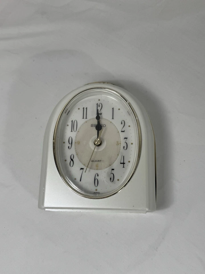 "Reloj de mesa vintage de cuarzo blanco Seiko QEJ309 - 4"" de alto - sin alimentación - como está" Foto 1 de 4