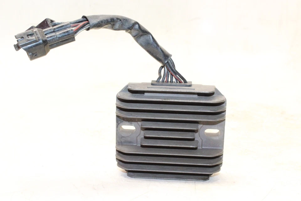 03-09 REGULADOR DE VOLTAJE RECTIFICADOR OEM SUZUKI SV650S Foto 1 de 4