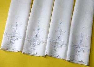 8 Vintage 19" White Embroidered Pale Blue Floral Fine Cotton Guest Finger Towels - Bild 1 von 9