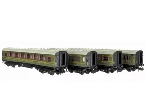 Dapol 2P-014-001 Maunsell High Window Lined Olive Green 4 Coach Set #193 - N - Bild 1 von 1
