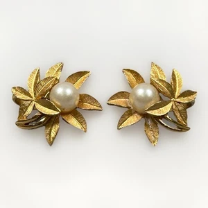 Vintage Krone Trifari goldfarbene Blumen Kunstperlen Clip Ohrringe 60er Jahre - Bild 1 von 3