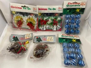 Vintage Christmas Lot Ornaments Package Tree Tie On Herald Pine Cone Taiwan - Picture 1 of 7