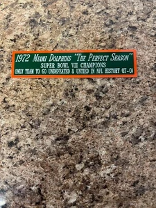 1972 MIAMI DOLPHINS NAMENSSCHILD FÜR SIGNIERTES BALLETUI/TRIKOTETUI/FOTO - Bild 1 von 1