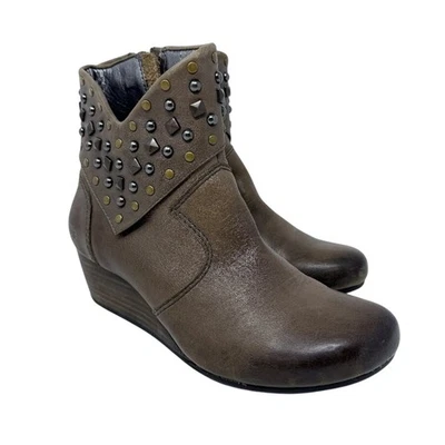 Taos Taupe Leather Verge Ankle Booties Women's Sz 8 Side Zip Stud/Rivet Accents - Image 1 of 4