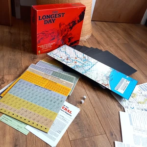 The Longest Day - Avalon Hill - VG Unpunched Cards 100% Complete BOX WEAR ONLY - Picture 1 of 13