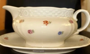 Vintage H & C Selb Bavaria Heinrich & Co Gravy Boat with Attached Underplate - Picture 1 of 6