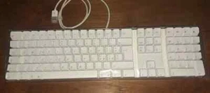 Tastiera Apple A1048 emc 1944 originale USB QWERTY ITA italiana bianca retro PC - Photo 1/6