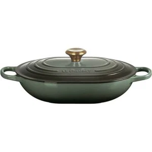 Casseruola oblunga firmata Le Creuset 31 cm manopola oro timo ghisa - Foto 1 di 4